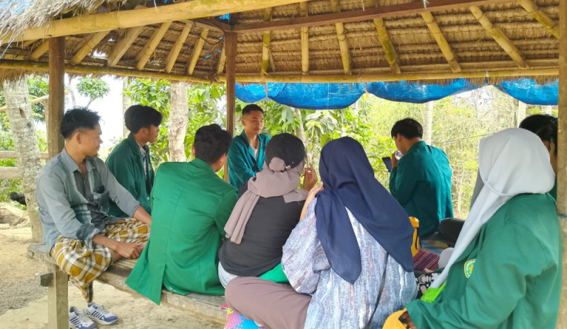 Kunjungan Mahasiswa/i KKN UNW Mataram dan UIN Mataram di Dusun Bun Beleng Desa Sekotong Timur